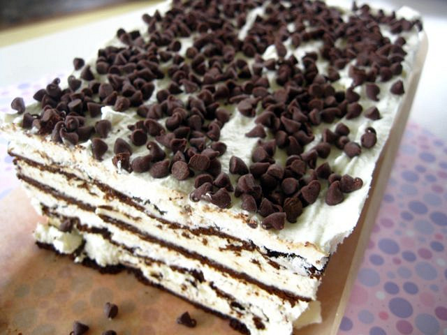 How to Make an Ice Cream Sandwich Cake