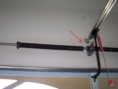 How to Raise a Garage Door with a Broken Spring - How To Raise A Garage Door With A Broken Spring 400x300