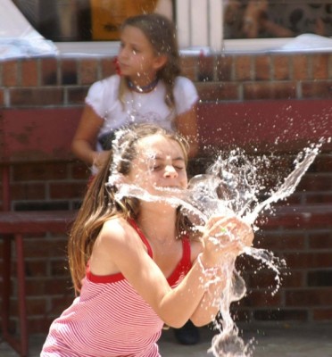 How to Conduct a Water Balloon Toss